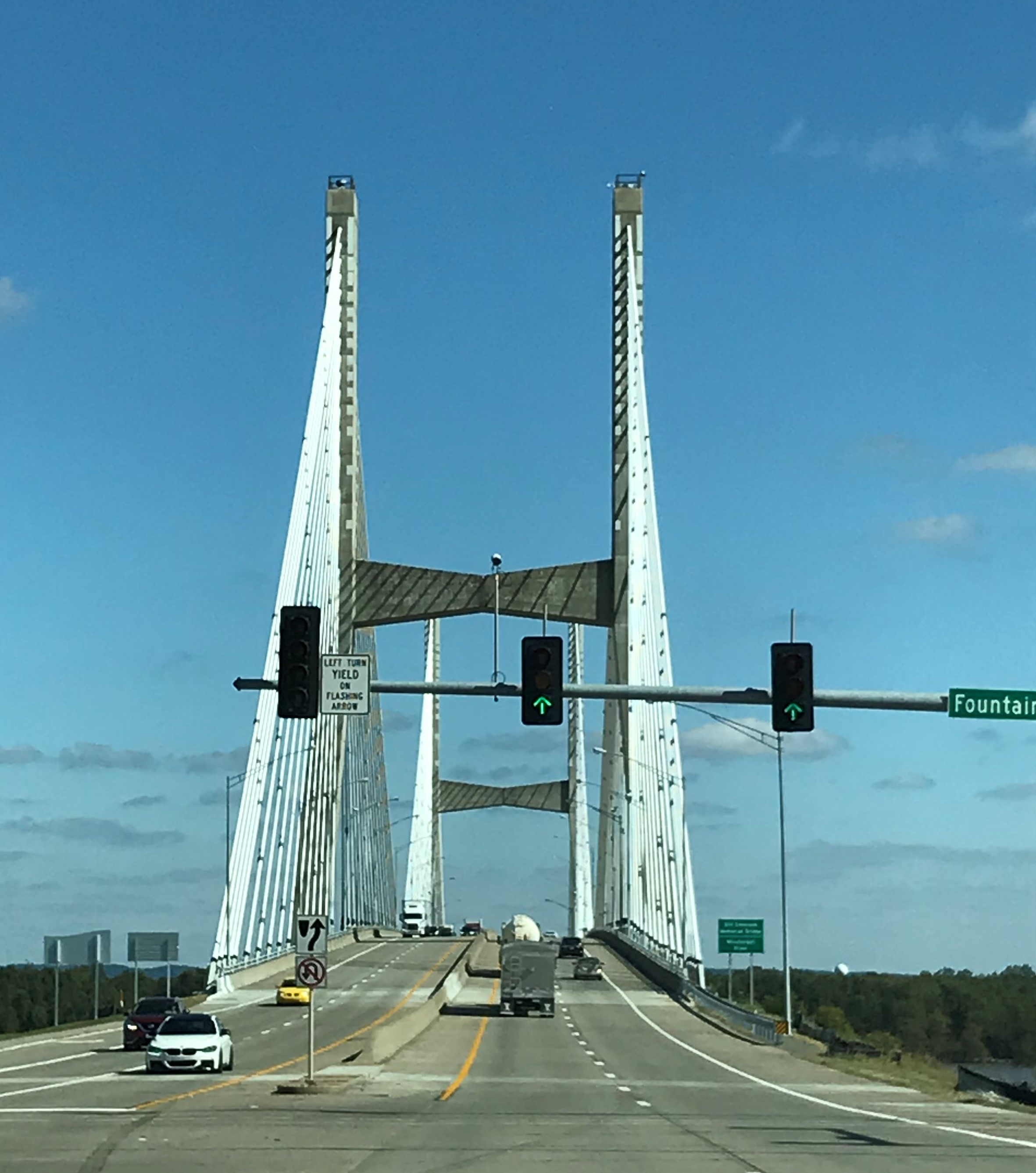 Bridge over the Mississippi River leaving Missouri