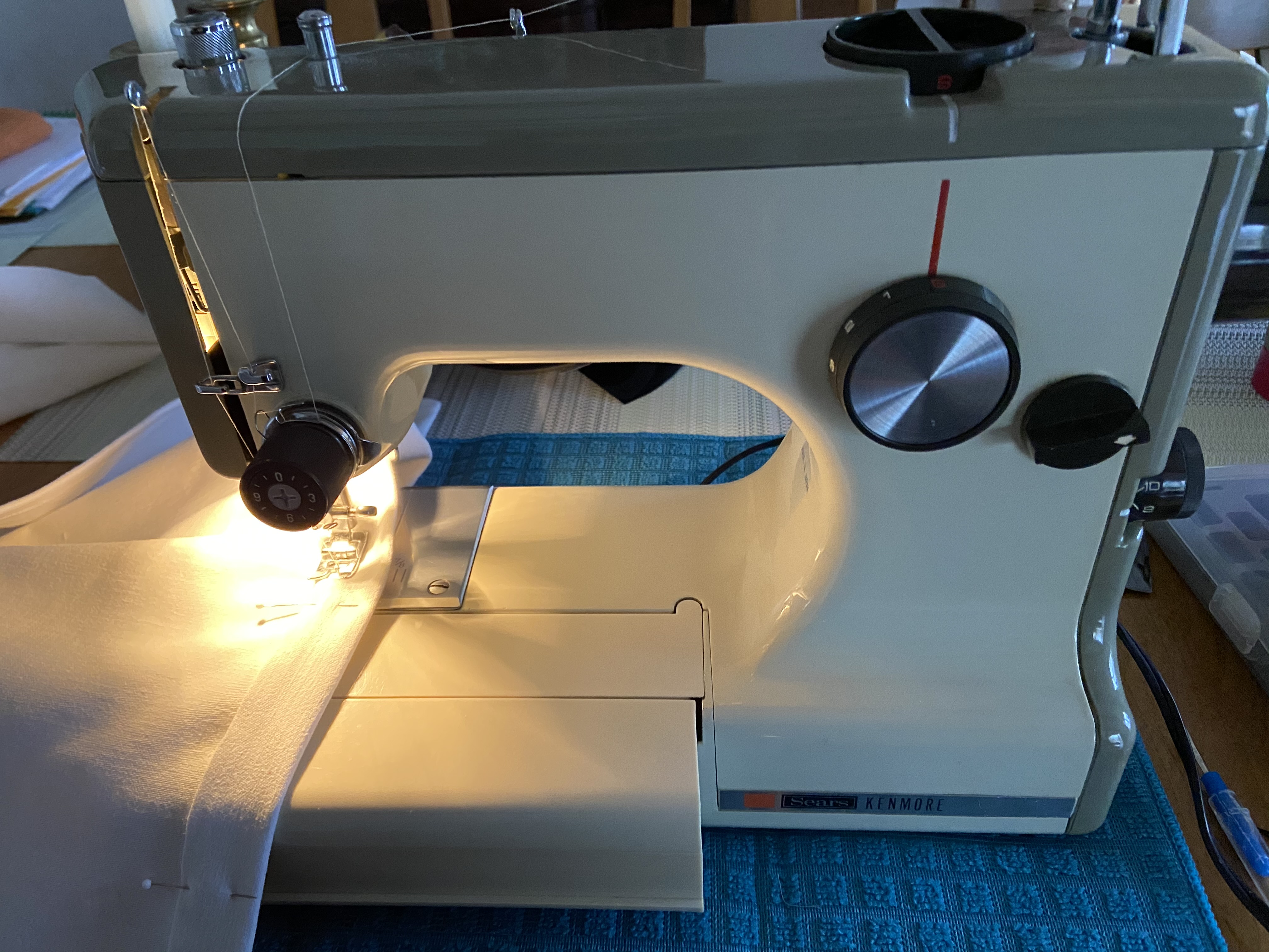 1060's Kenmore 1040 sewing machine